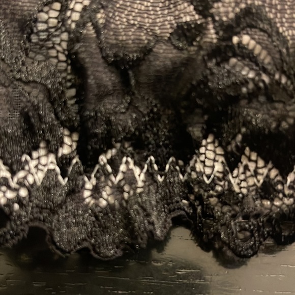 New With Tags 🐆Snow Leopard XL Comfort Molded Cup Bra with Sexy Lace Back 🤍🖤 - Picture 10 of 11